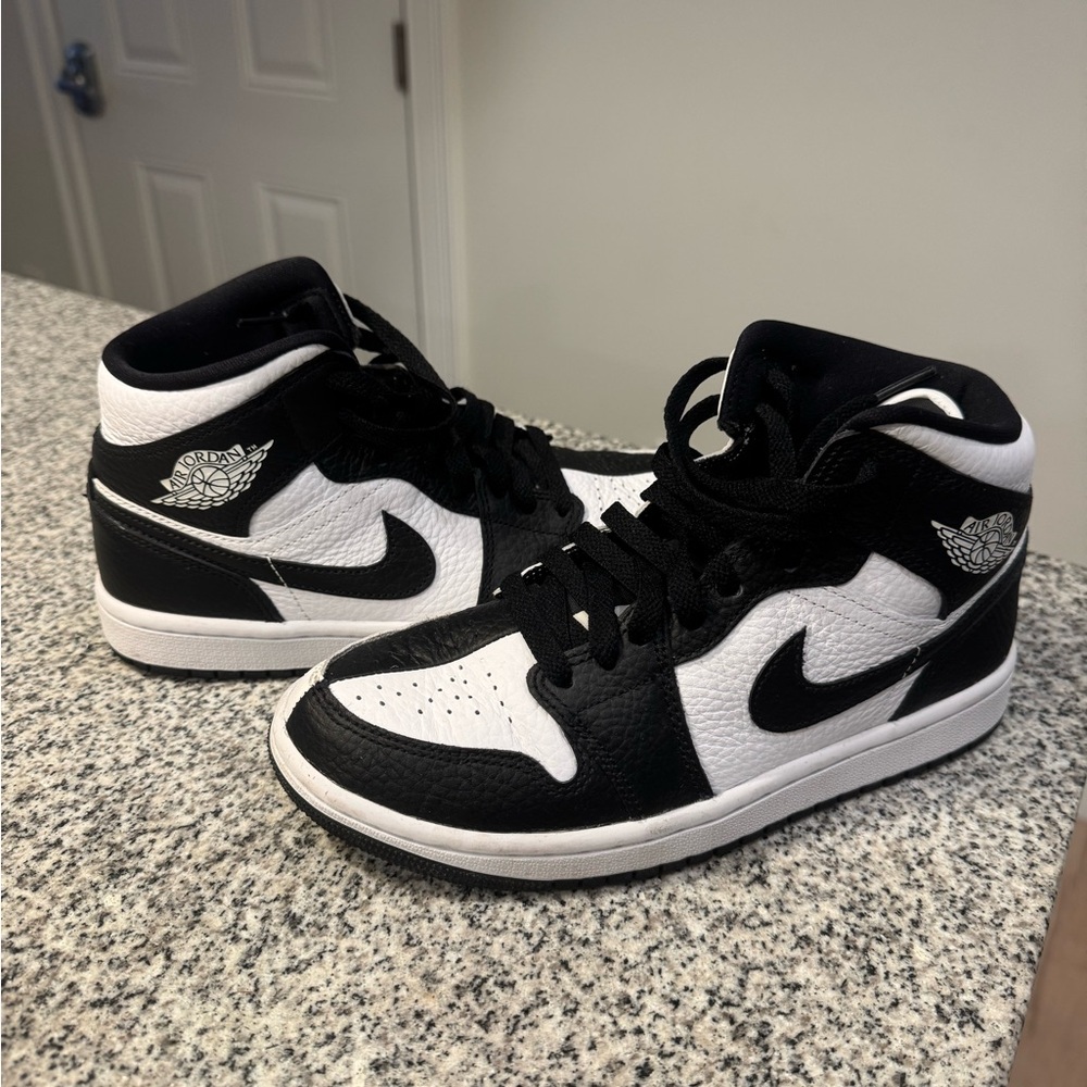 Jordan 1 Mid SE Homage SZ 7 WMNS